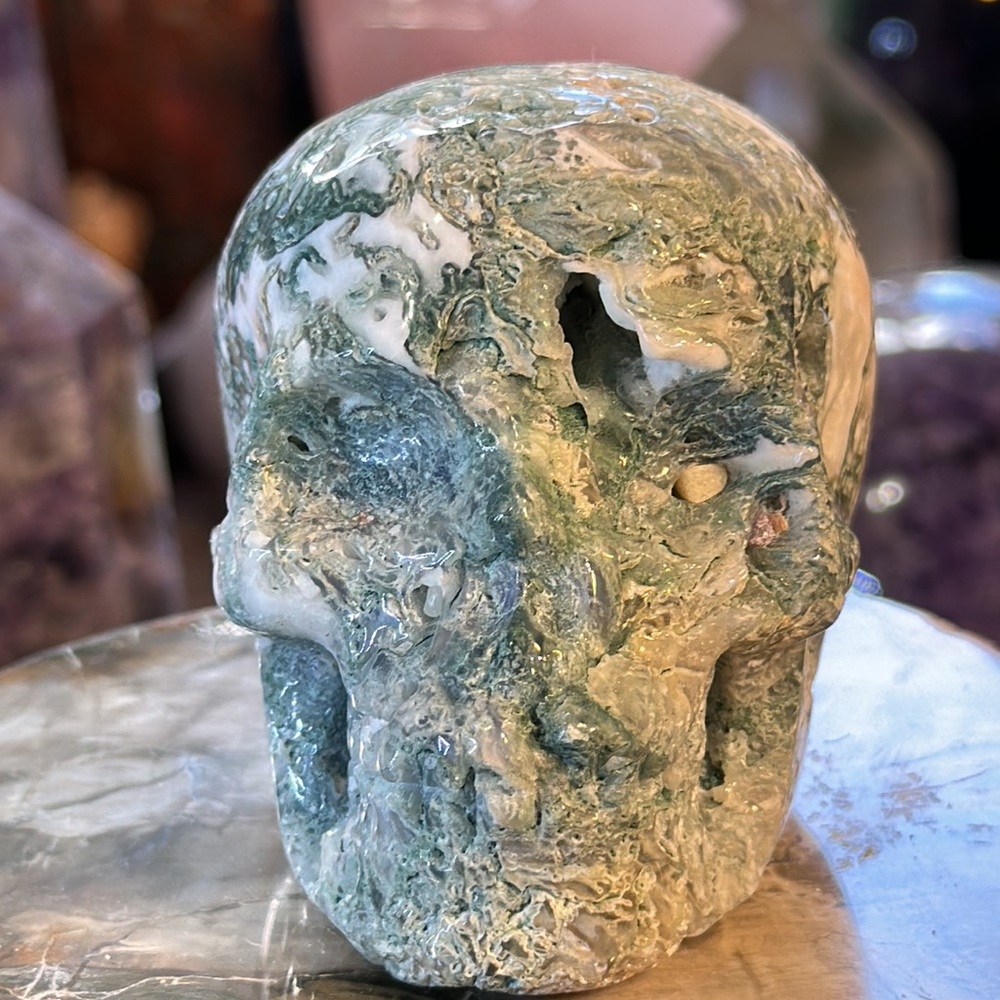 🌸SALE🌸 Moss Agate Crystal Skull Carving! - Picture 3 of 10